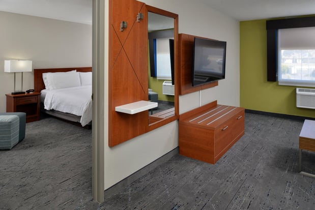 Images Holiday Inn Express & Suites Farmington (Bloomfield) by IHG