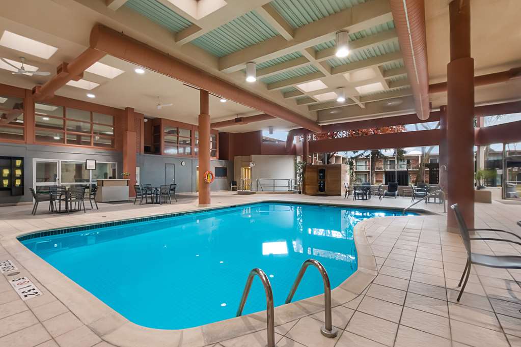 Pool Best Western St Catharines Hotel & Conference Centre St. Catharines (905)934-8000