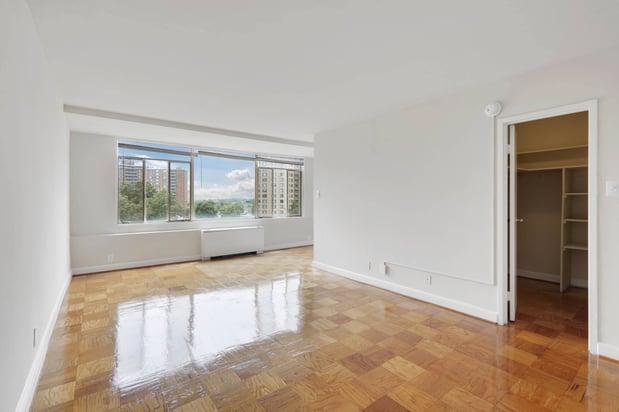 Images Monticello at Southern Towers