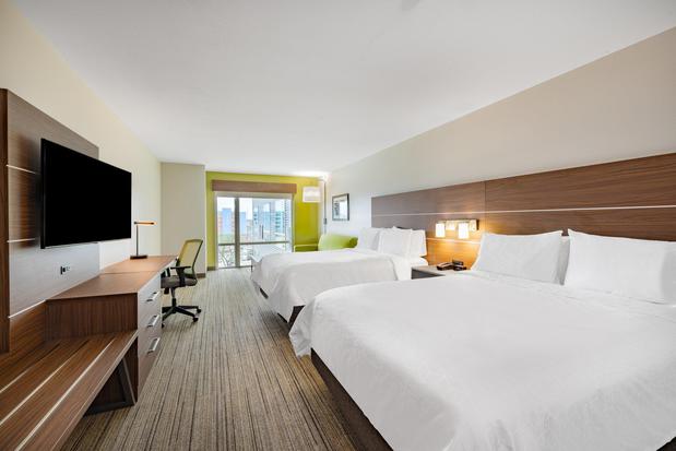 Images Holiday Inn Express & Suites Lincoln Downtown by IHG