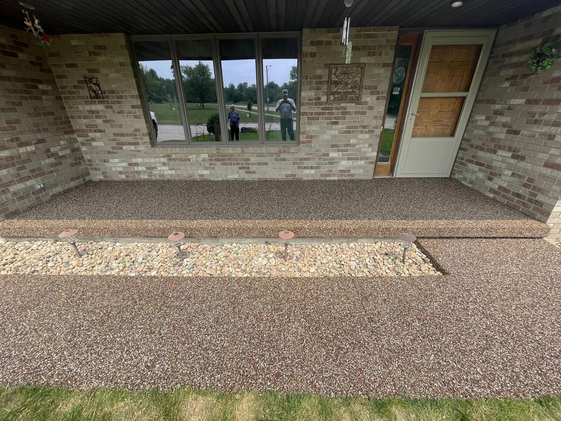 Lusterstone Decorative Pebble Paving Image