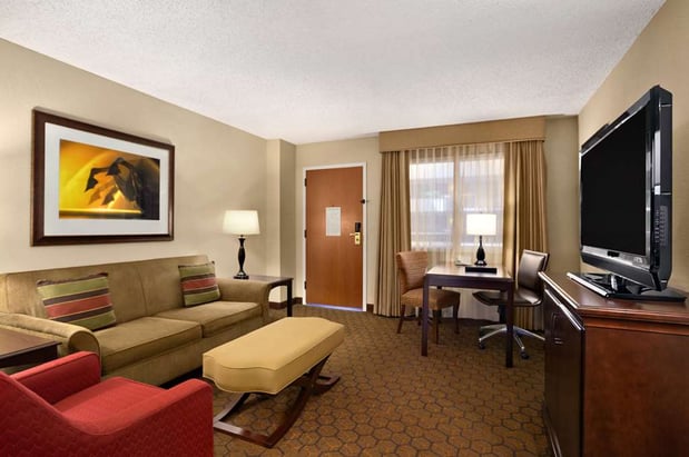 Images Embassy Suites by Hilton Austin Arboretum
