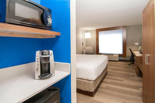 Images Holiday Inn Express & Suites Plano West - Frisco by IHG