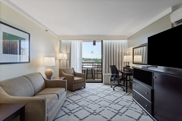 Images Crowne Plaza Executive Center Baton Rouge by IHG
