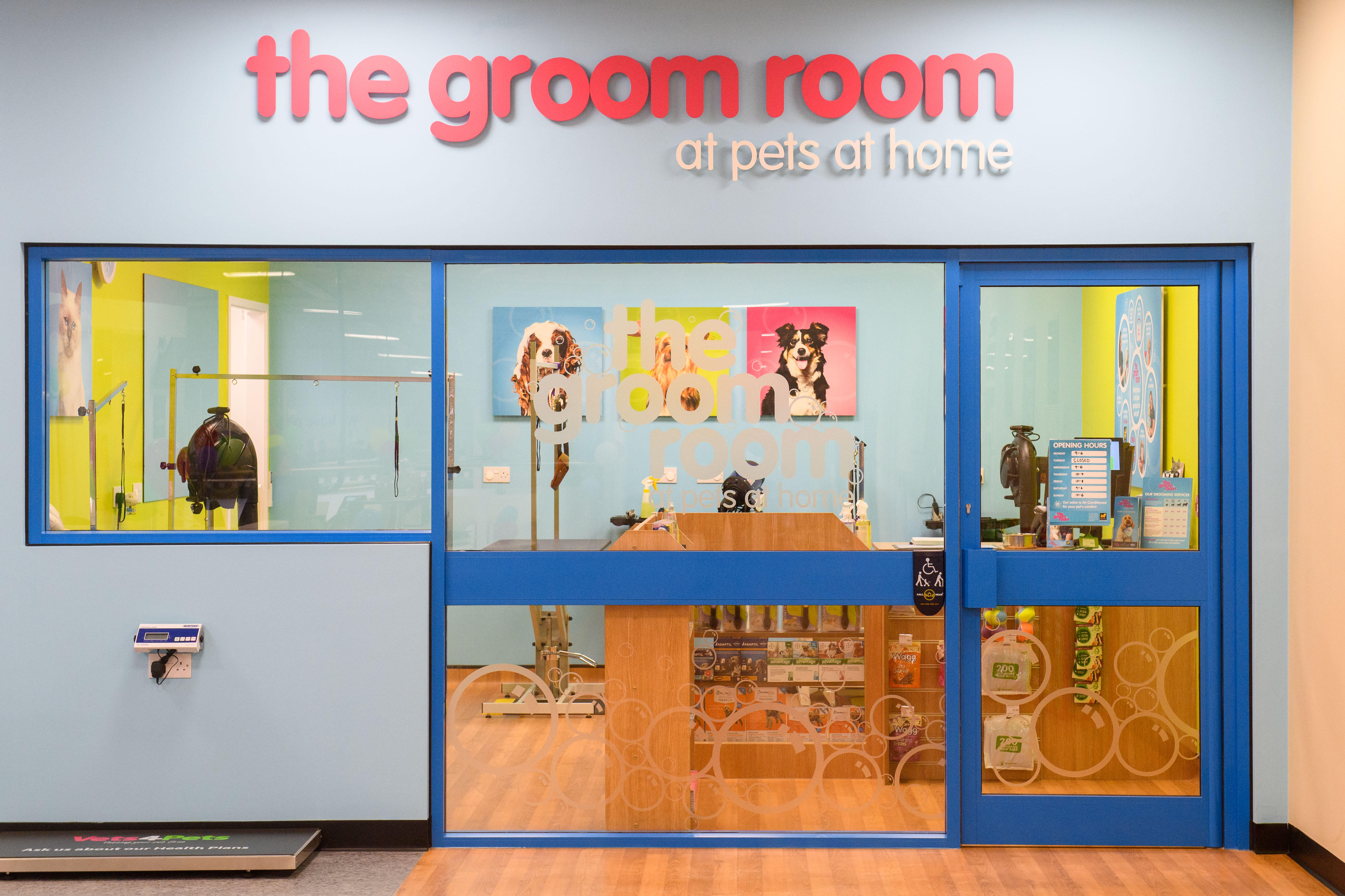 The groom sale room alton