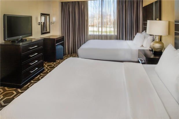 Images Embassy Suites by Hilton St. Louis Airport