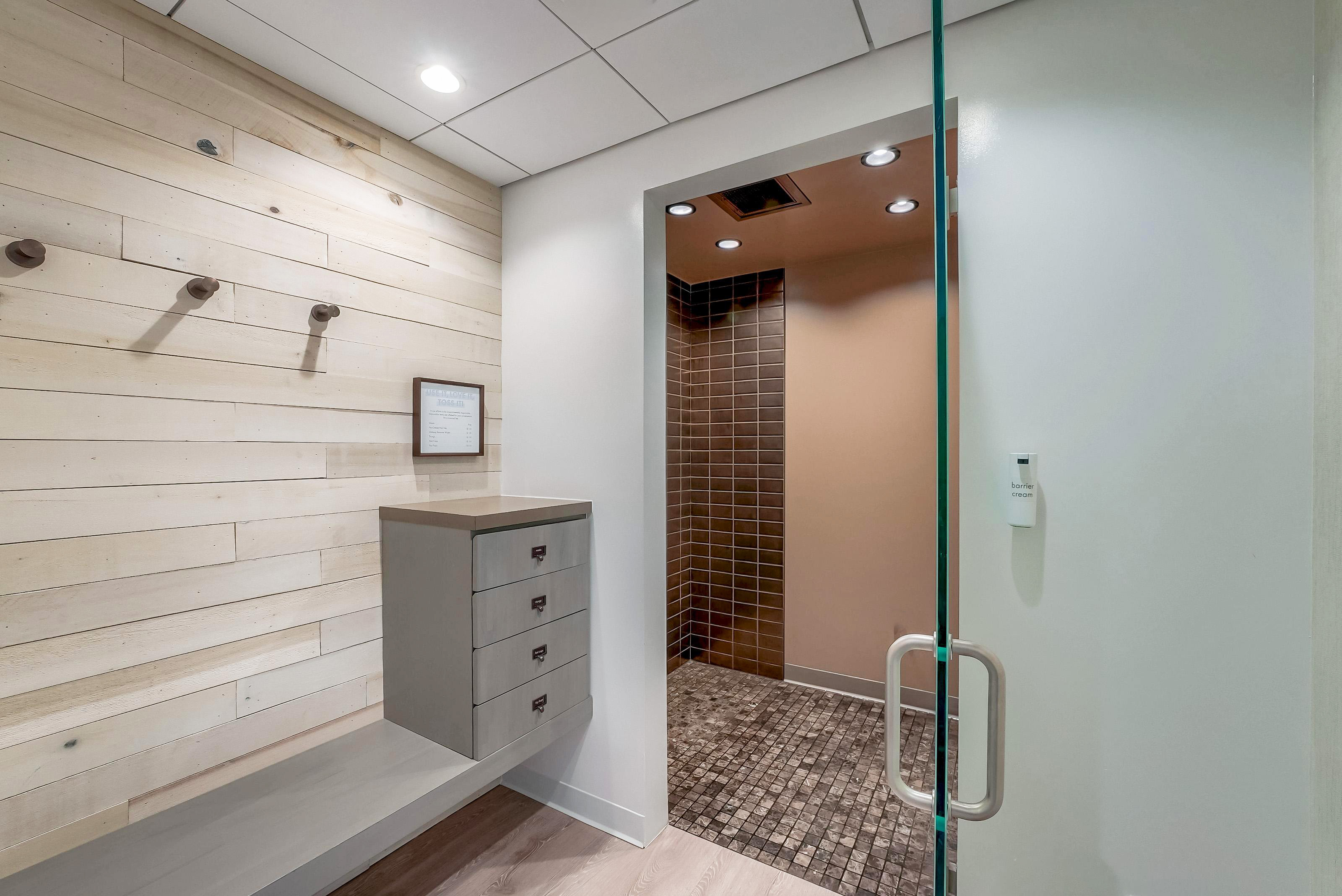 SUGARED + BRONZED Highland Park tanning room