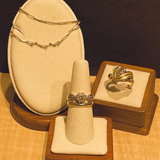 Images KOMEHYO（コメ兵）買取センターMARK IS 福岡ももち