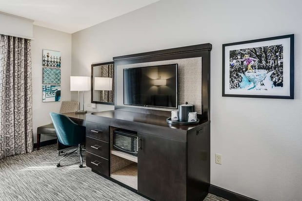 Images Hampton Inn & Suites Mobile- Downtown Historic District
