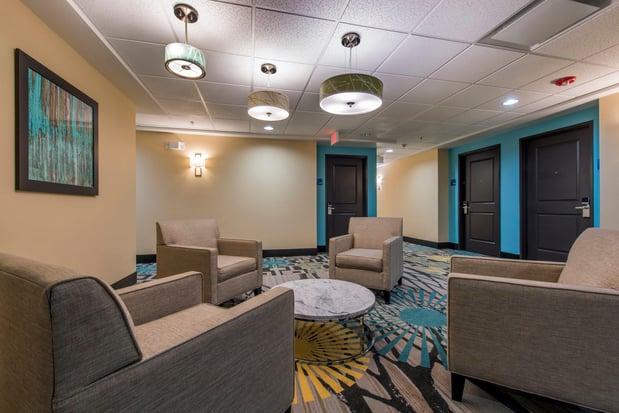 Images Holiday Inn Express & Suites Colorado Springs Central by IHG