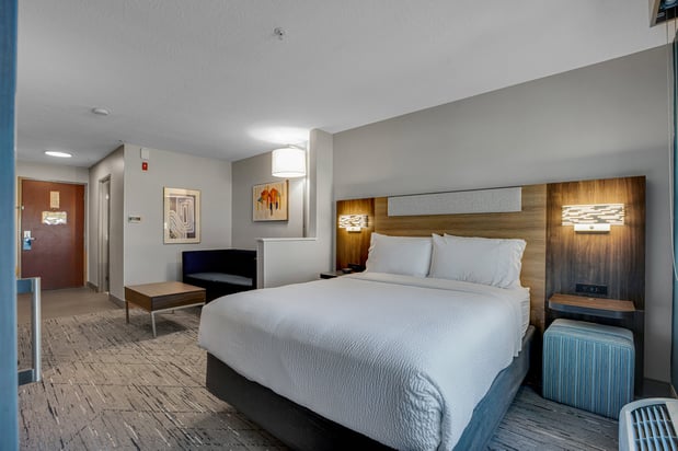 Images Holiday Inn Express & Suites Portland-Jantzen Beach by IHG