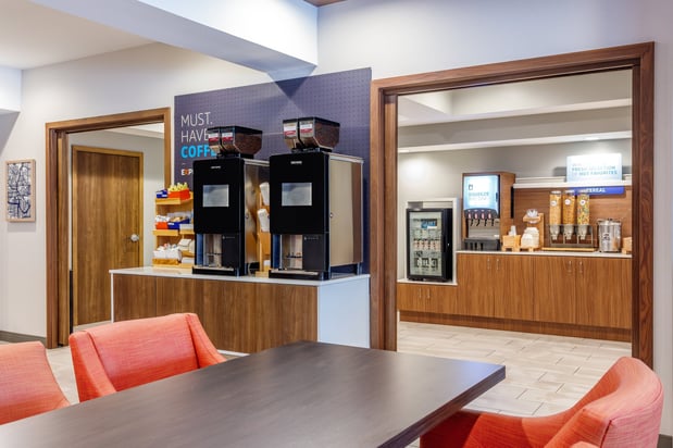 Images Holiday Inn Express & Suites Lancaster by IHG