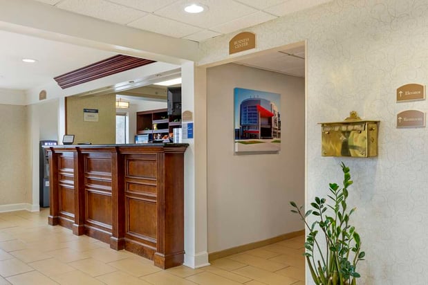Images Best Western Plus The Inn at Sharon/Foxboro