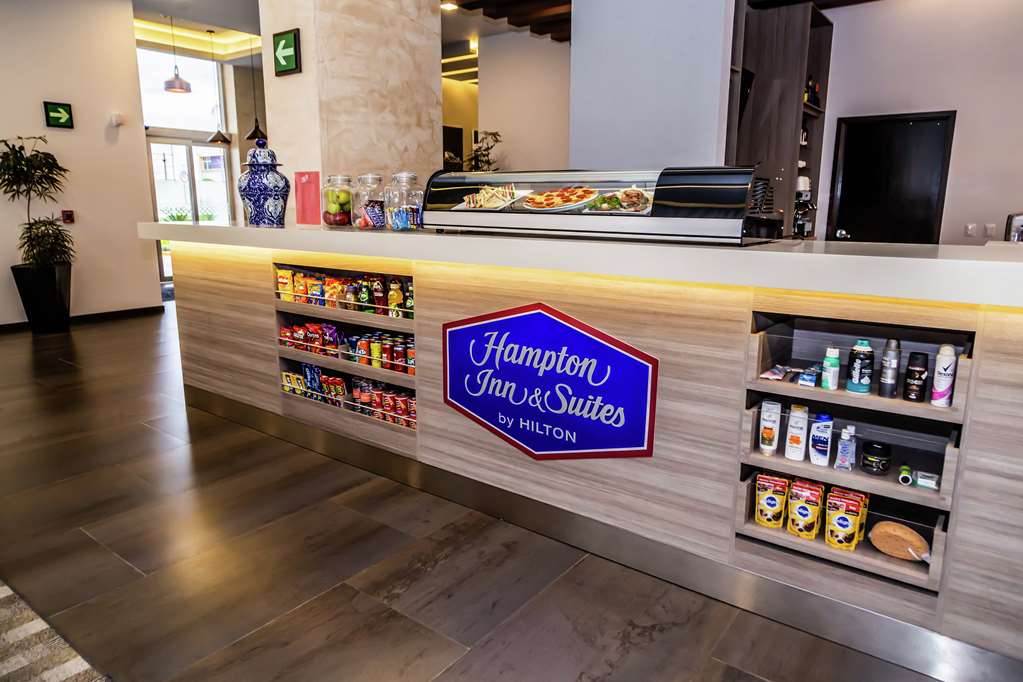 Images Hampton Inn & Suites by Hilton Puebla