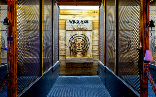 Images Wild Axe Throwing