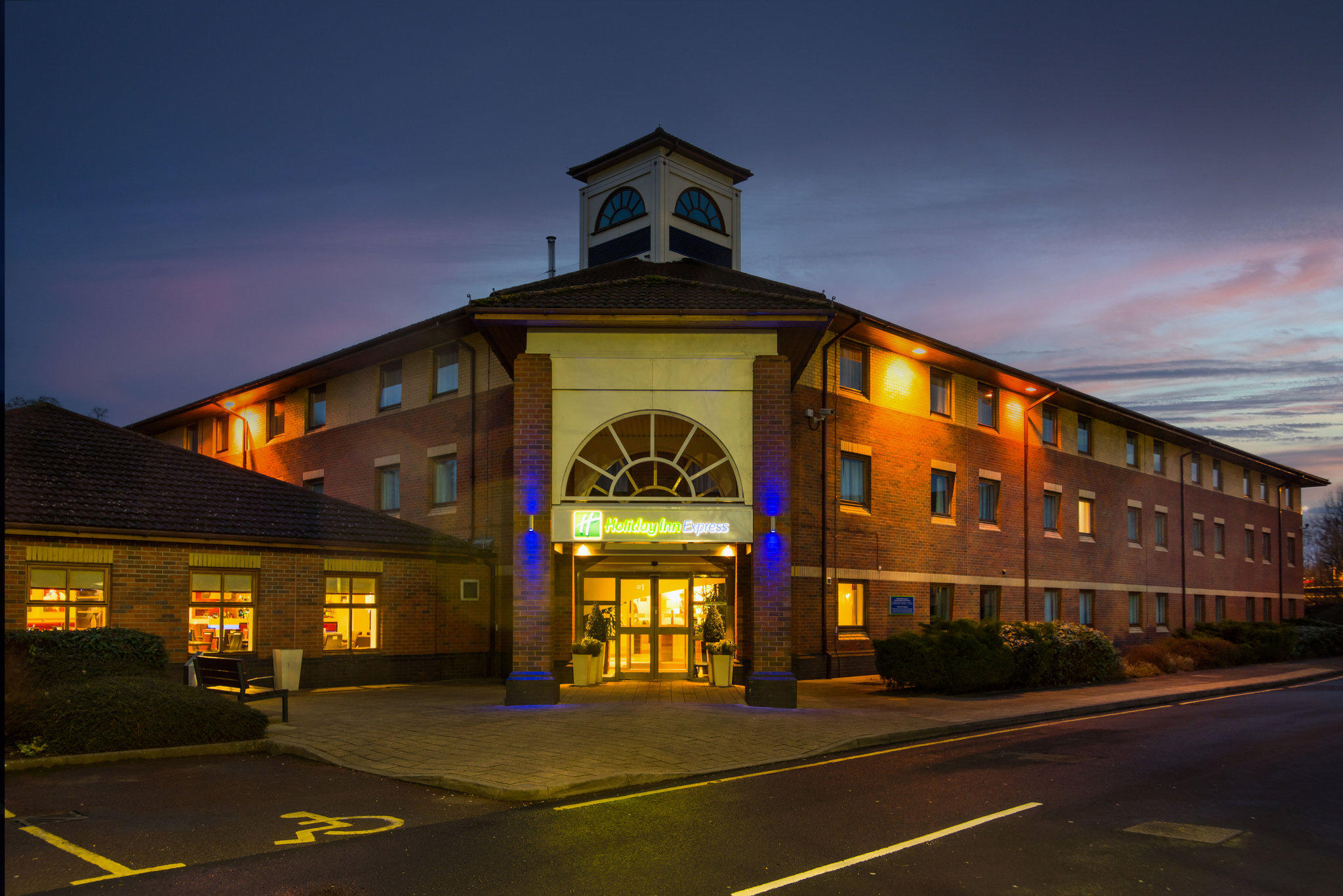 Holiday Inn Express Warwick - Stratford-Upon-Avon, an IHG Hotel Warwick 03719 021633