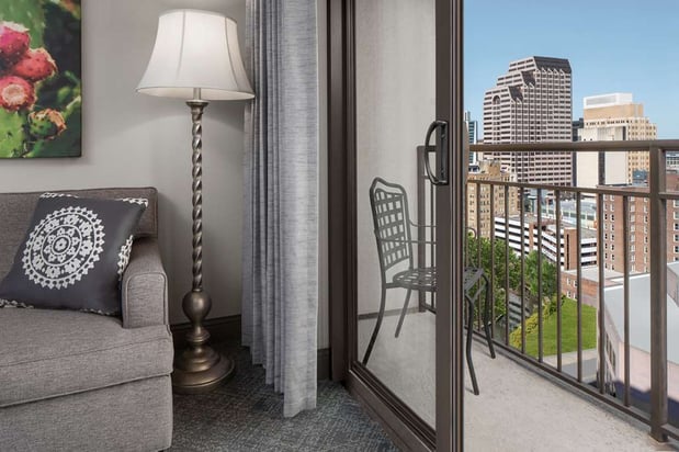 Images Embassy Suites by Hilton San Antonio Riverwalk Downtown