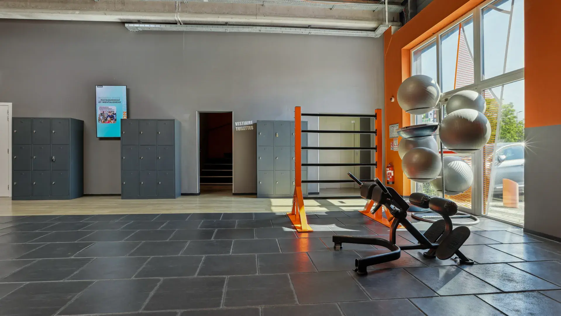 Images Basic-Fit 24/7