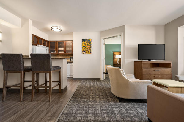 Images Staybridge Suites Oklahoma City-Quail Springs by IHG