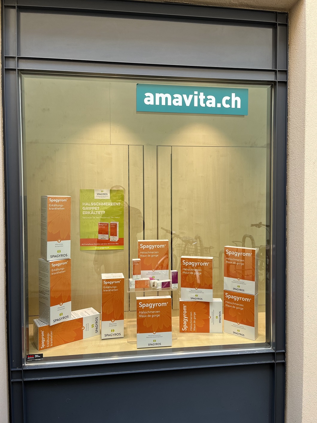 Amavita Apotheke Parfumerie Schneeberger, Bachweg 1 in Arlesheim