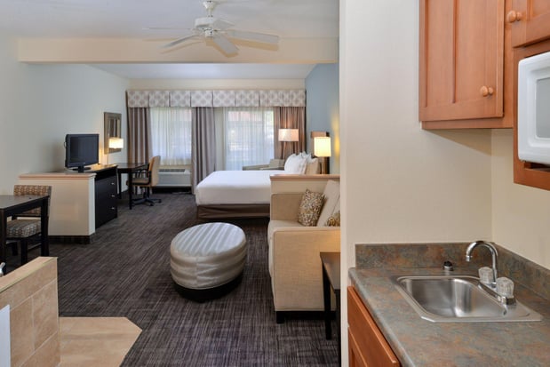 Images Holiday Inn Express & Suites St. Joseph Lakefront by IHG