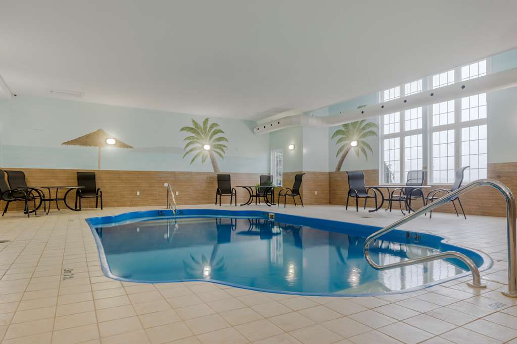 Indoor Pool Best Western Plus Woodstock Hotel & Conference Centre Woodstock (506)328-2378