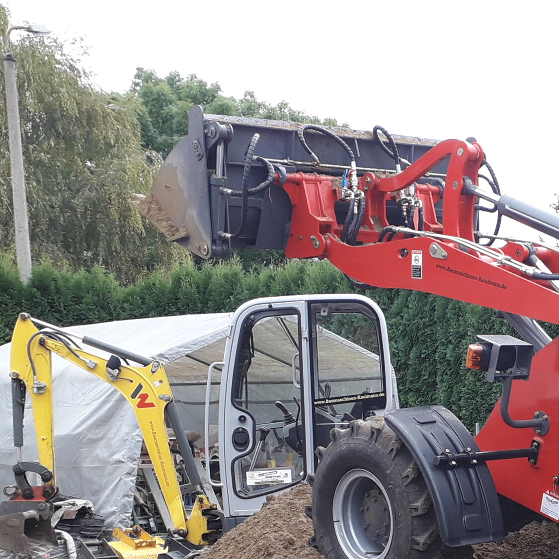 Baumaschinenverleih / Pflasterbau Kaulmann, Vermietung von Minibagger, Microbagger, Rüttelplatten, Grabenstampfer, Friedenstraße 1 in Wegeleben