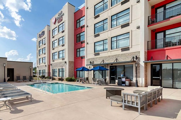 Images Best Western Plus Executive Residency Rigby's Water World Hotel