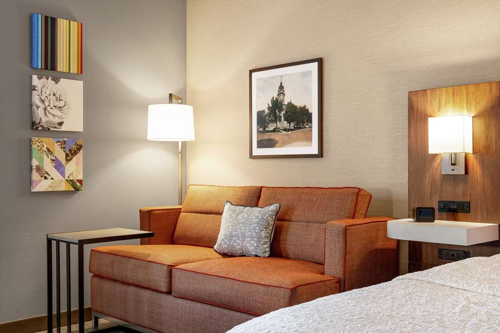 Guest room