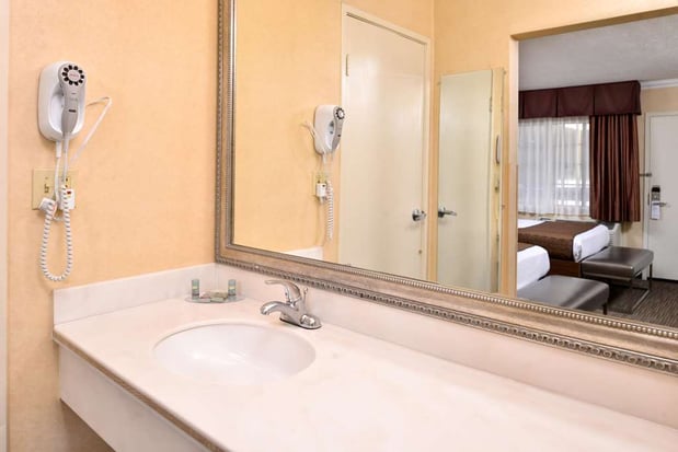 Images Best Western Hollywood Plaza Inn Hotel - Hollywood Walk of Fame LA