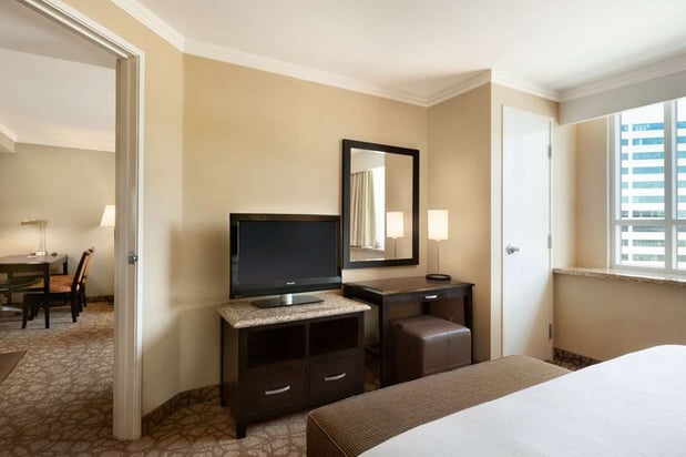 Images Embassy Suites by Hilton Los Angeles Glendale