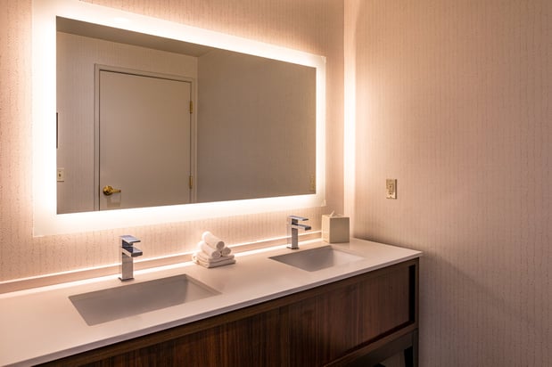 Images Holiday Inn & Suites Oakland - Airport by IHG