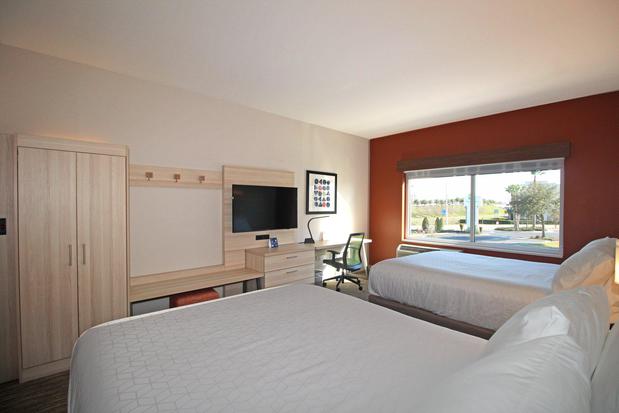 Images Holiday Inn Express & Suites Ocala, an IHG Hotel