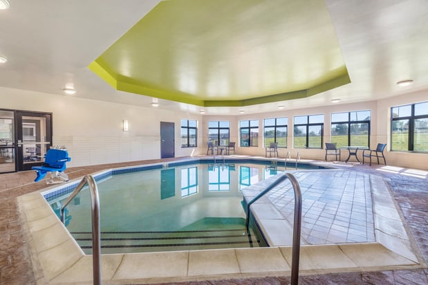 Images Holiday Inn Express & Suites Kansas City Airport by IHG
