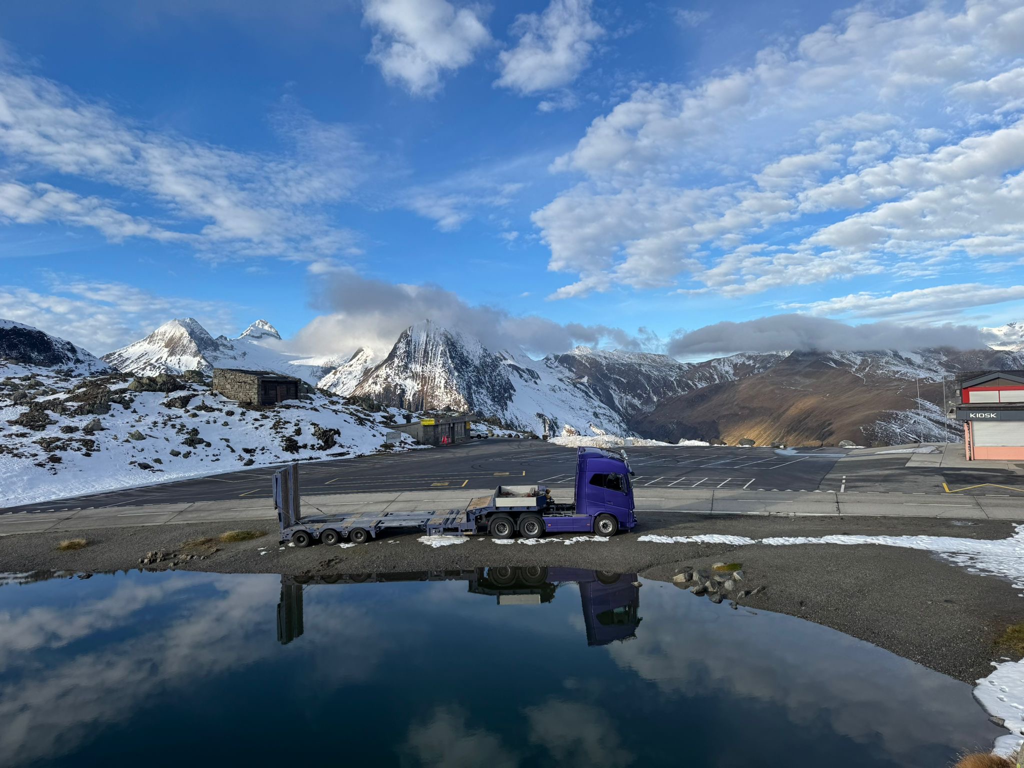 Bilder V & F Cavigelli Transporte AG