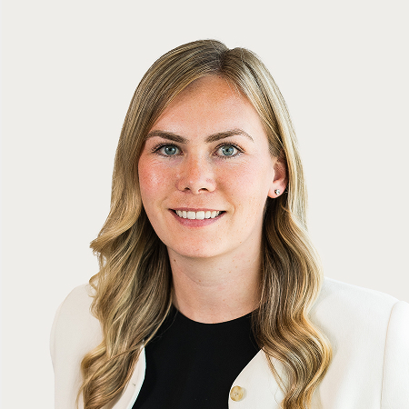 Lauren Storoschuk headshot.