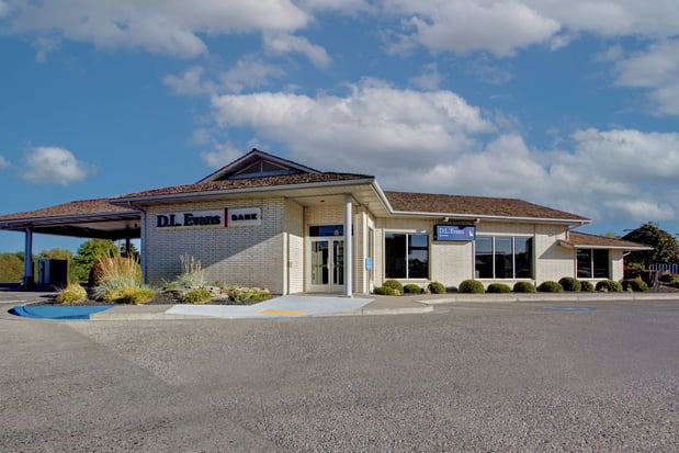 Images D.L. Evans Bank