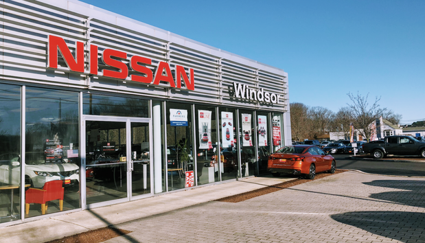 Images Sansone Jr's Windsor Nissan