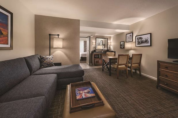 Images Embassy Suites by Hilton Scottsdale Resort