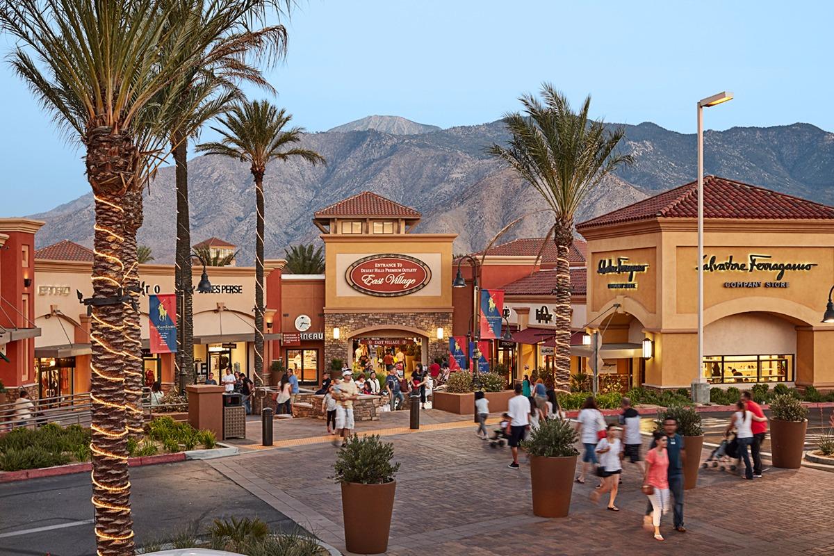 Desert Hills Premium Outlets, Cabazon California (CA) - www.waterandnature.org