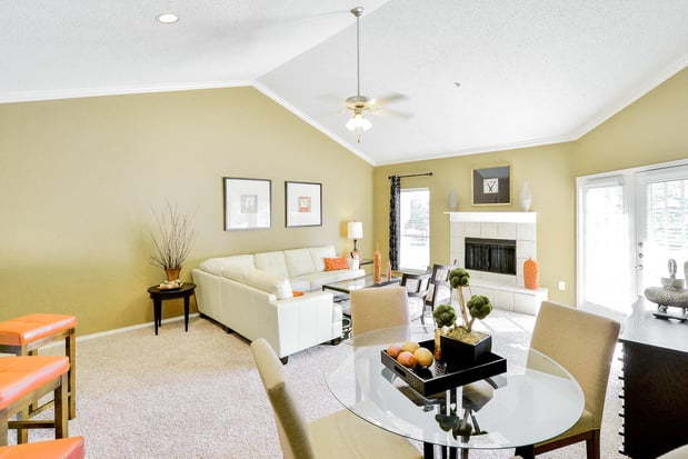 Images Winsted at Valley Ranch Apartments