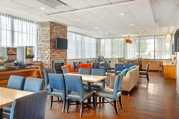 Images Best Western Hartford Hotel & Suites