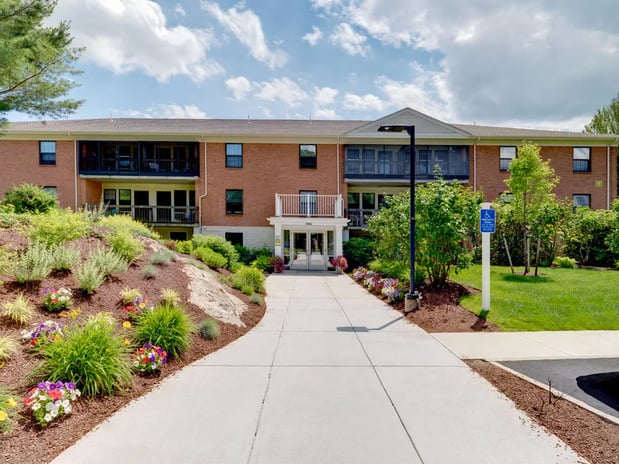 Images Highland Glen Apartments