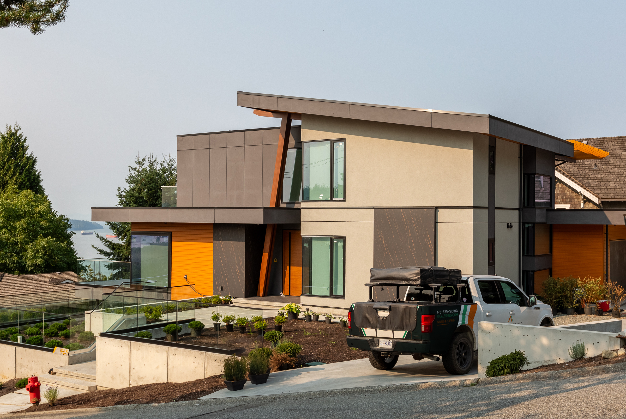 Ideal Siding Hamilton
