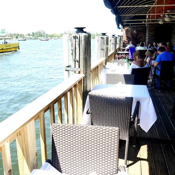 Billy's Stone Crab Hollywood