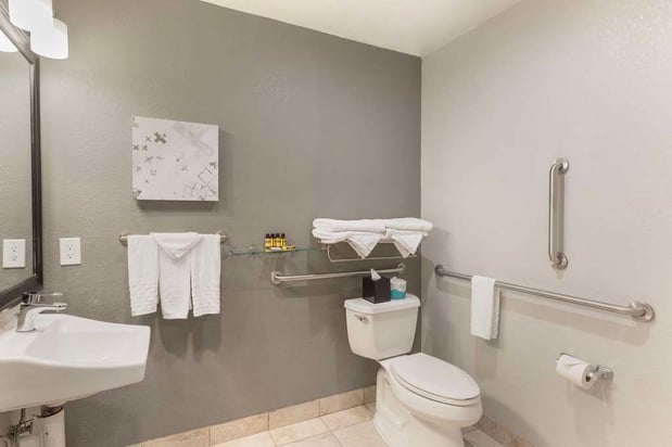 Images Best Western Plus Milwaukee West