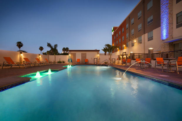 Images Holiday Inn Express & Suites McAllen - Medical Center Area by IHG