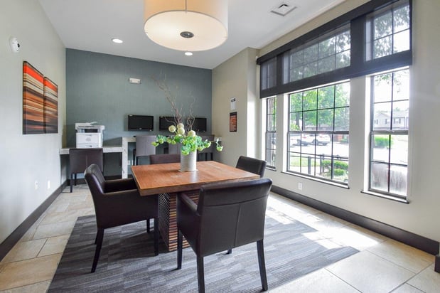 Images Park Laureate Apartment Homes