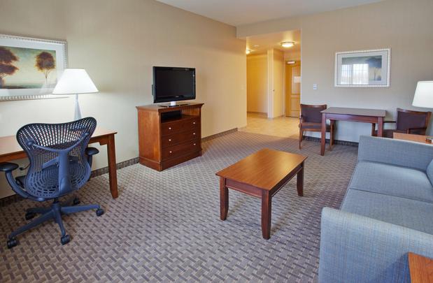 Images Holiday Inn Express & Suites Willows, an IHG Hotel