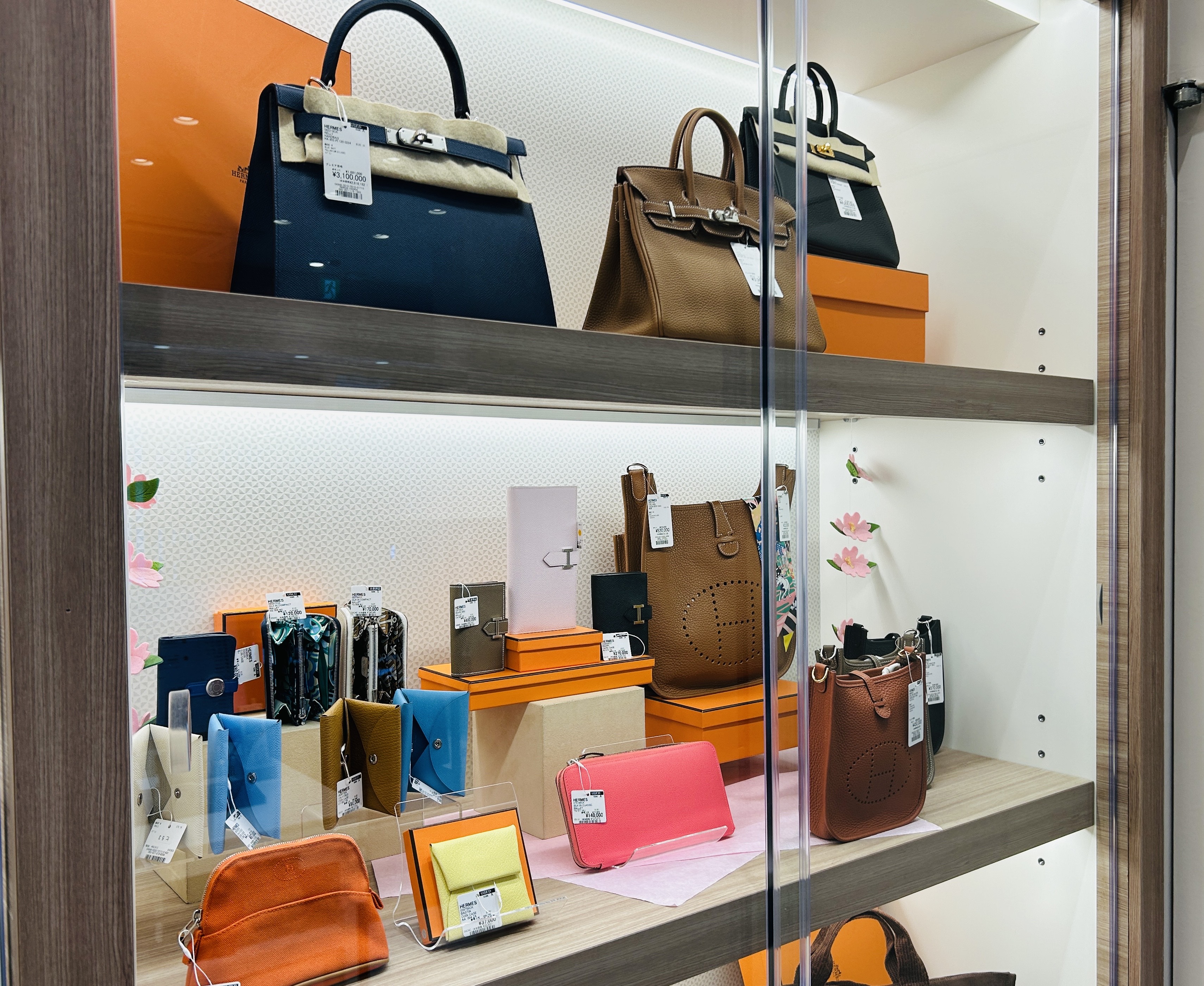 Images KOMEHYO（コメ兵）天神店